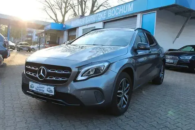 Gebraucht Mercedes GLA250 211 PS (155 kW) 2018 Andere SUV