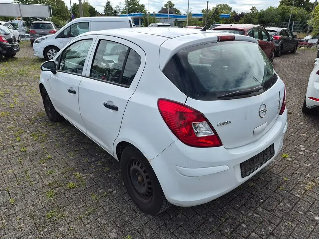 Gebraucht Opel Corsa Selection 80 PS (58 kW) 2010 Weiß Kleinwagen