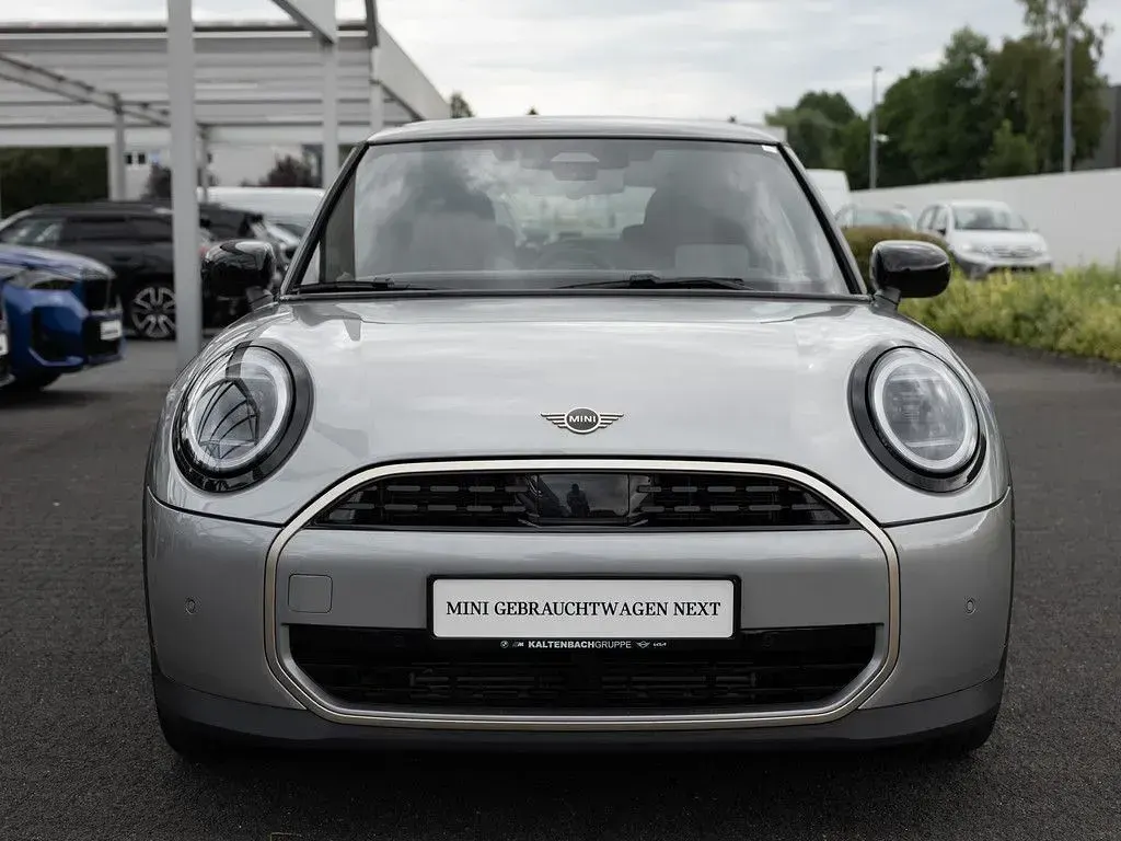 Gebraucht Mini Cooper Favoured 114 kW (156 PS) 2025 Grau Kleinwagen