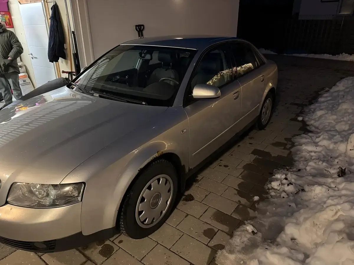 Gebraucht Audi A4 131 PS (96 kW) 2002 Silber Limousine