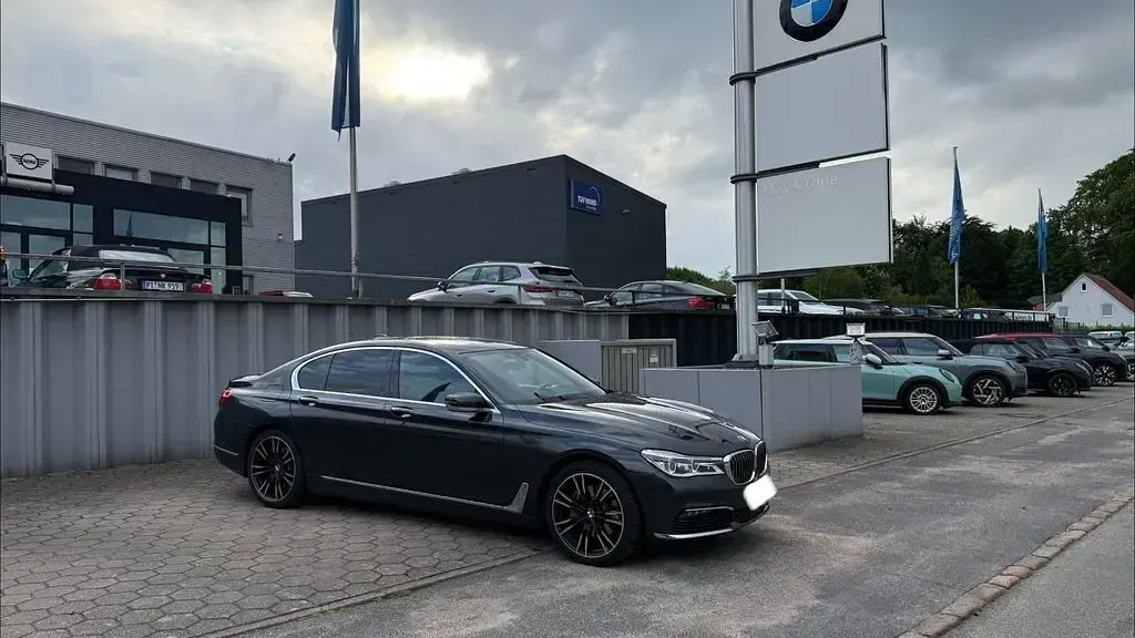 Occasion BMW 740 320 ch (235 kW) 2017 Gris Berline