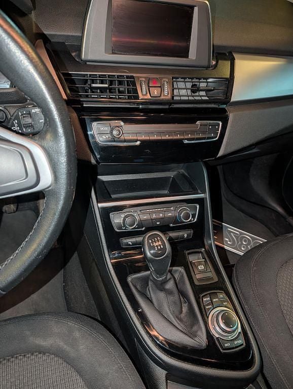 Gebraucht BMW 218 Active Tourer 150 PS (110 kW) 2015 Blau Van / Kleinbus