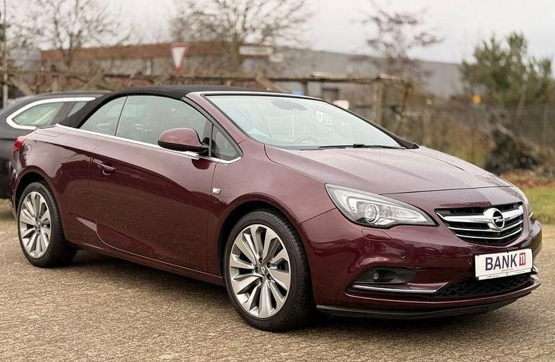 Usata Opel Cascada 140 CV (102 kW) 2014 Rosso Cabrio