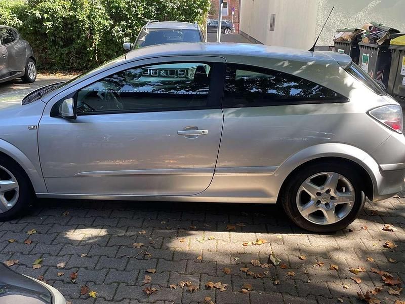 Silber Gebraucht 2008 Opel Astra GTC Coupé | 3.000 € (Fairer Preis) - Bild 1/4