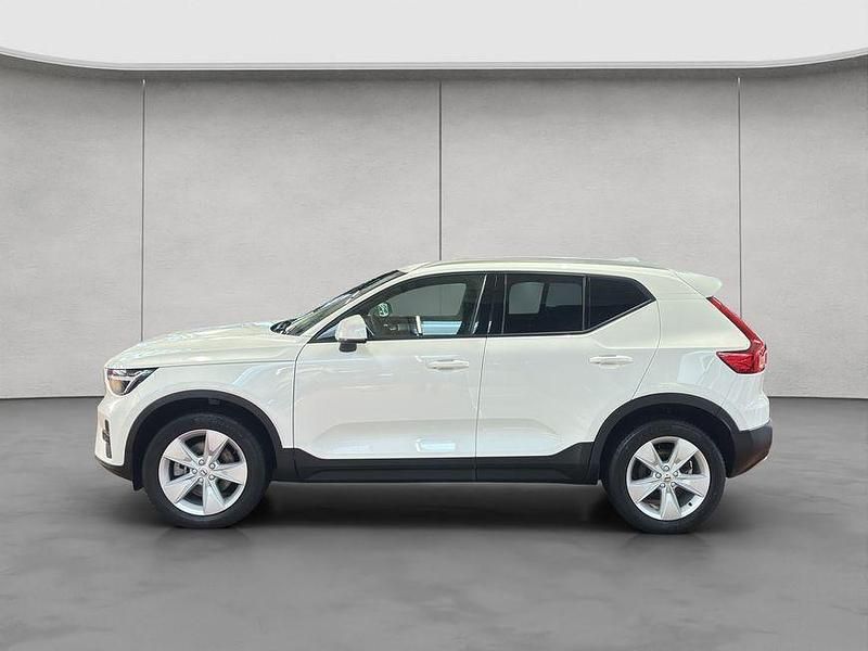 Gebraucht Volvo XC40 Core 163 PS (119 kW) 2024 Crystal white SUV