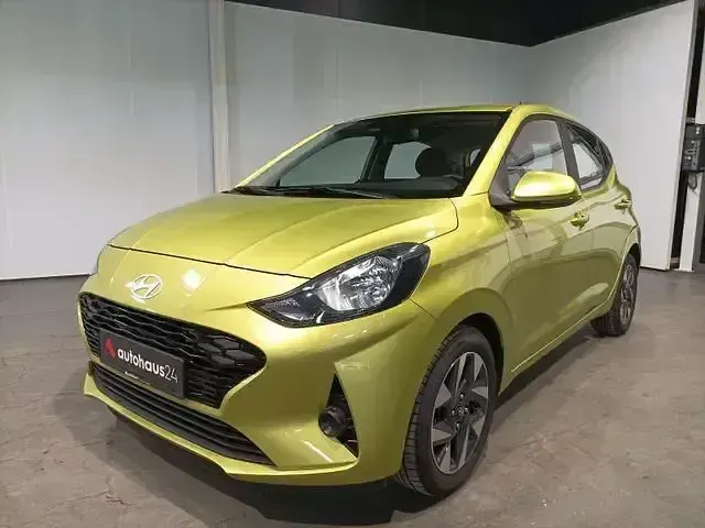 Gebraucht Hyundai i10 Trend 84 PS (61 kW) 2024 Grün Kleinwagen