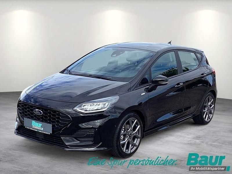 Agate black metallic (metallic) Gebraucht 2023 Ford Fiesta Kleinwagen | 19.940 € (Fairer Preis) - Bild 1/4