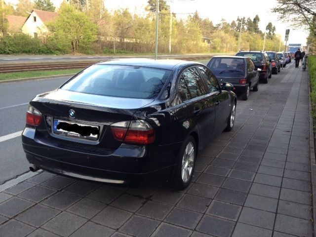 Gebraucht BMW 318 175 PS (128 kW) 2007 Schwarz Limousine