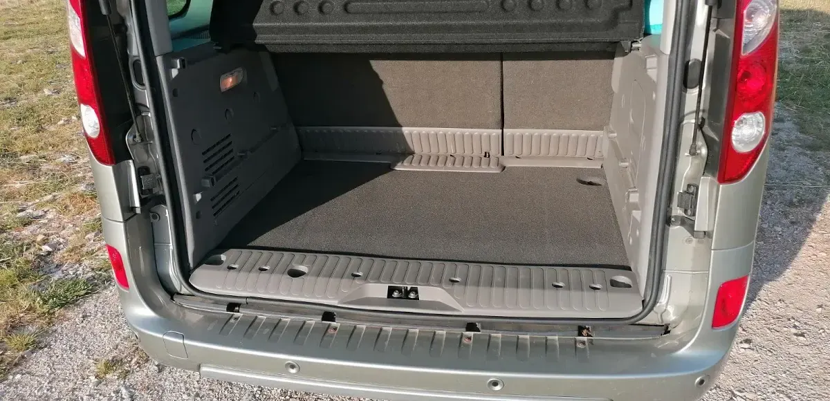 Gebraucht Renault Kangoo 106 PS (77 kW) 2010 Kombi