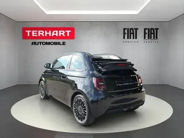 Gebraucht Fiat 500e Red 86 kW (118 PS) 2025 Schwarz Cabrio