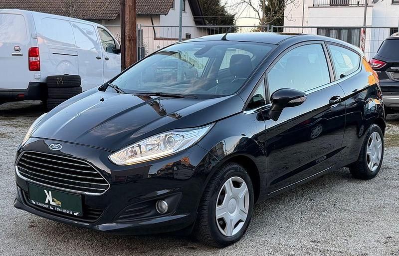Gebraucht Ford Fiesta Titanium 125 PS (91 kW) 2013 Schwarz Kleinwagen