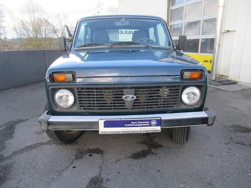 Gebraucht Lada niva 82 PS (60 kW) 2010 Grün SUV