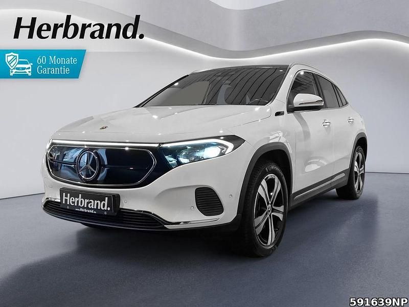 Weiß Gebraucht 2021 Mercedes EQA250 Electric Art SUV | 26.990 € (Fairer Preis) - Bild 1/4