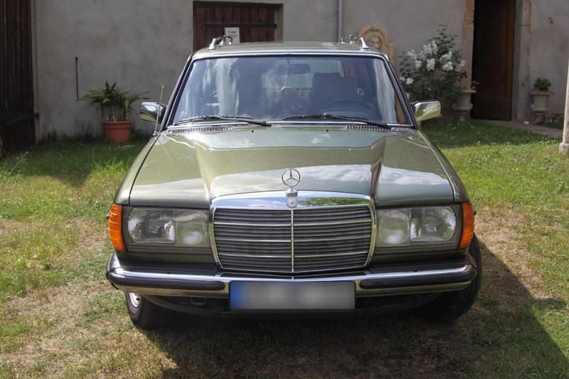Gebraucht Mercedes E300 88 PS (64 kW) 1983 Grün Kombi