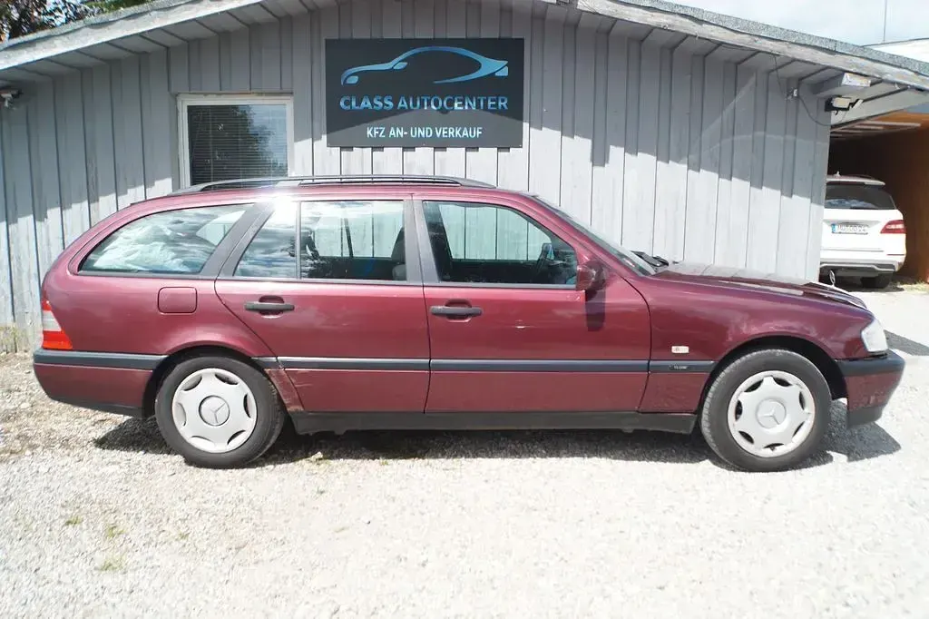 Gebraucht Mercedes C220 95 PS (69 kW) 1997 Rot Limousine