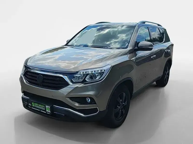 Gebraucht SsangYong Rexton Crystal 181 PS (133 kW) 2018 Grau SUV