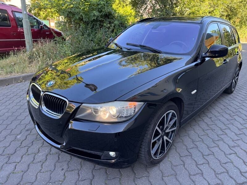 Schwarz Gebraucht 2012 BMW 318 Kombi | 8.499 € (Guter Preis) - Bild 1/4