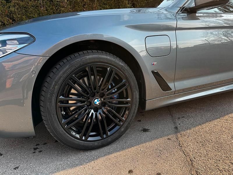 Gebraucht BMW 530e iPerformance 252 PS (185 kW) 2019 Grau Limousine
