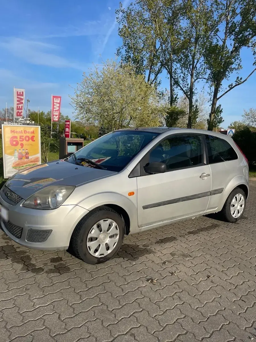 Gebraucht Ford Fiesta 2007 Silber Kleinwagen