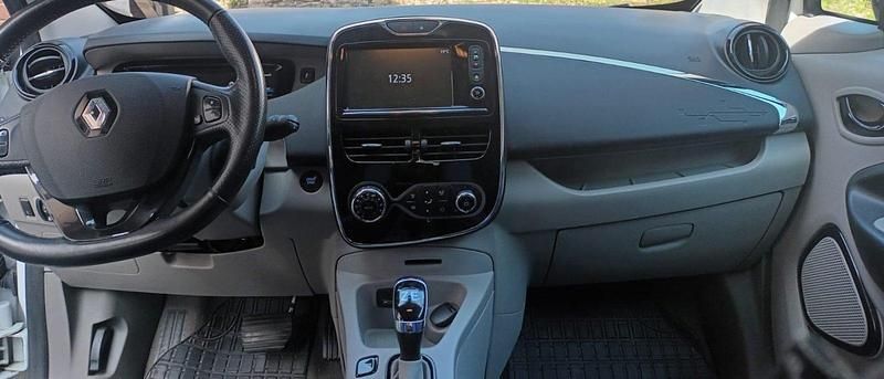 Gebraucht Renault Zoe 64 kW (88 PS) 2015 Weiß Kleinwagen