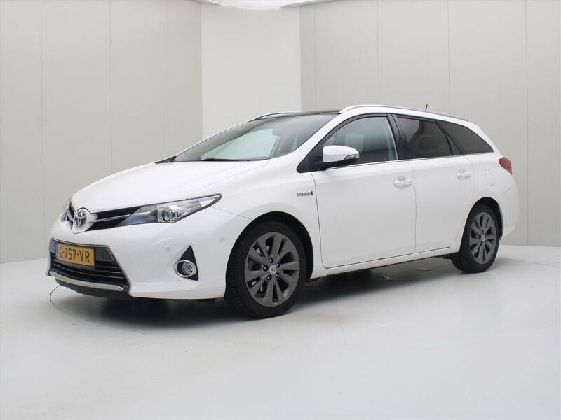 Weiß Gebraucht 2015 Toyota Auris Touring Sports Kombi | 8.999 € (Guter Preis) - Bild 1/4