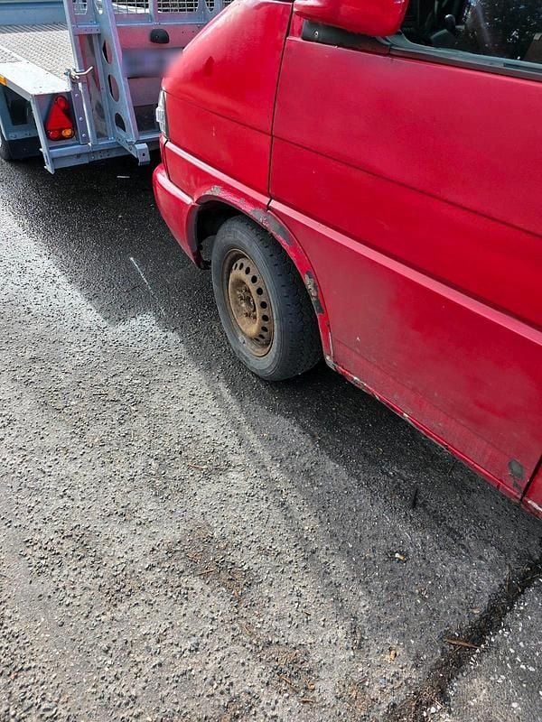 Gebraucht VW T4 102 PS (75 kW) 1998 Rot Van