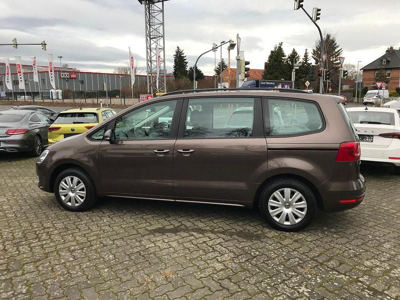 Gebraucht VW Sharan Trendline 150 PS (110 kW) 2011 Braun Van / Kleinbus