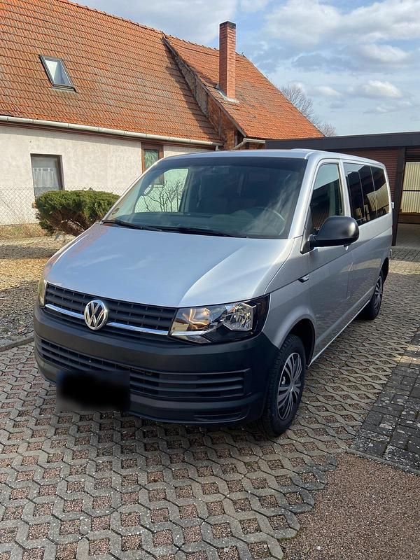 Gebraucht VW Transporter 150 PS (110 kW) 2019 Silber Van