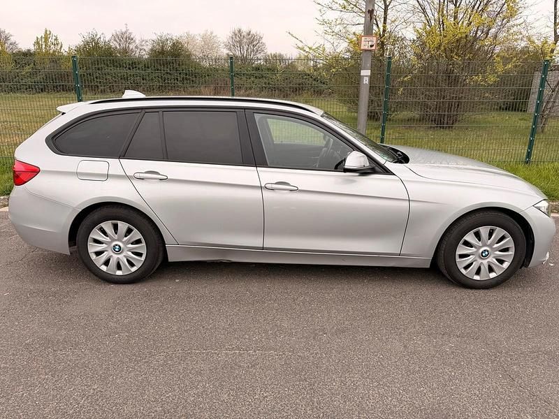 Gebraucht BMW 318 150 PS (110 kW) 2016 Silber Kombi