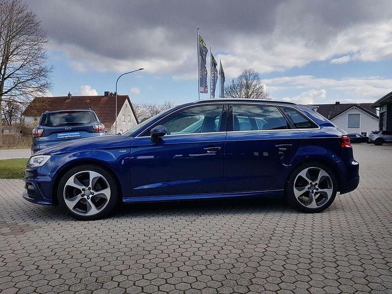 Gebraucht Audi A3 Ambition 125 PS (91 kW) 2016 Blau Limousine