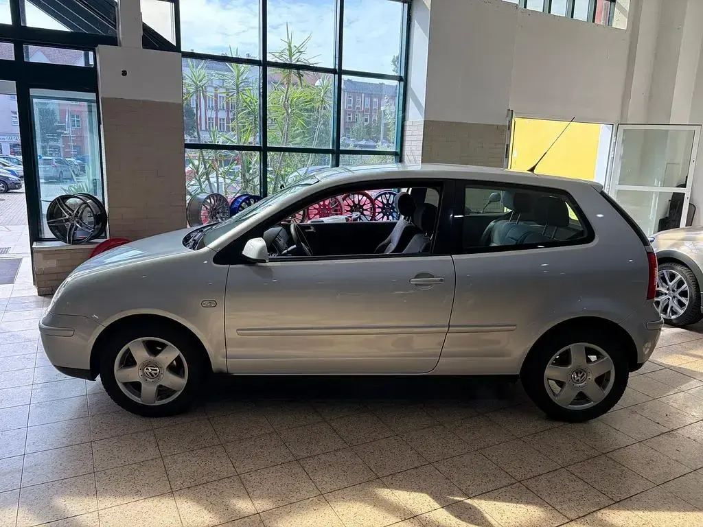 Gebraucht VW Polo Highline 64 PS (47 kW) 2003 Reflexsilber metallic Kleinwagen