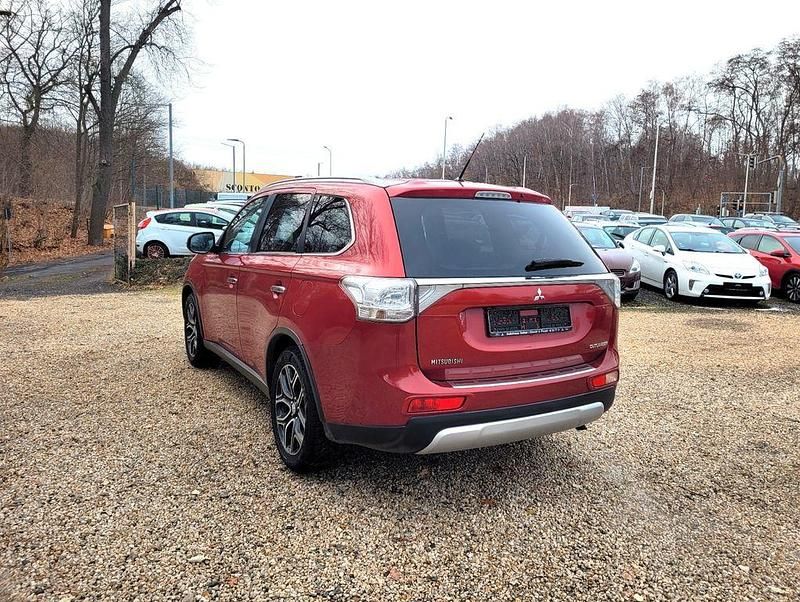 Gebraucht Mitsubishi Outlander Instyle 150 PS (110 kW) 2014 Rot SUV