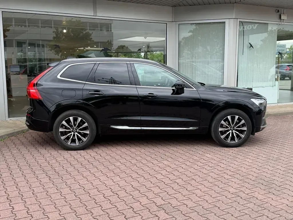 Gebraucht Volvo XC60 Plus 197 PS (144 kW) 2023 Schwarz SUV