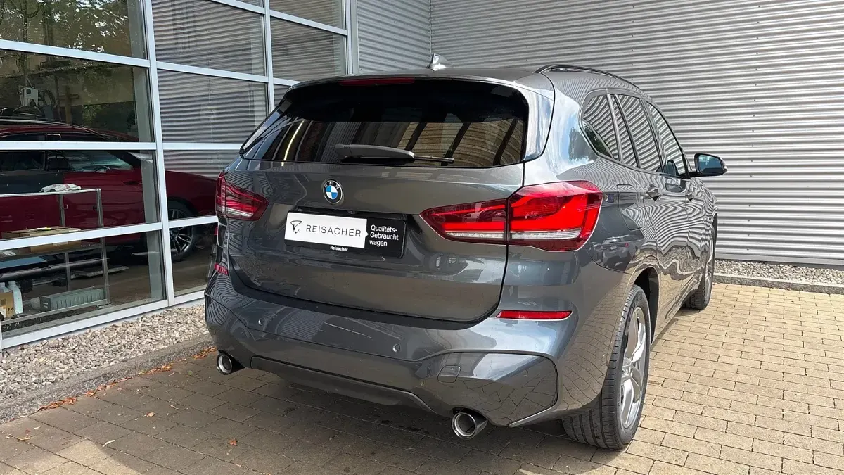Gebraucht BMW X1 M Sport 150 PS (110 kW) 2022 Mineralgrau metallic SUV