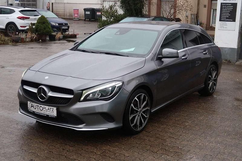 Gebraucht Mercedes CLA220 177 PS (130 kW) 2016 Grau Limousine
