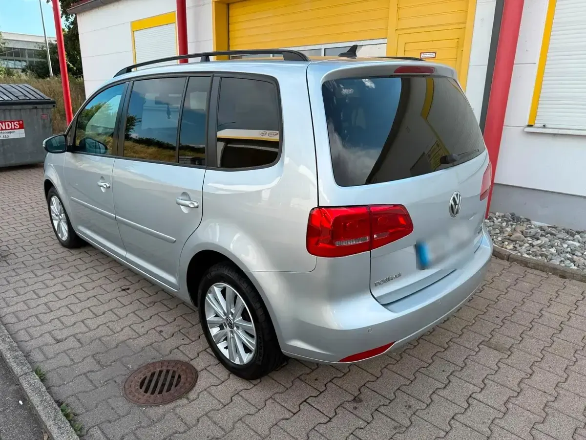 Gebraucht VW Touran 105 PS (77 kW) 2010 Silber Van / Kleinbus