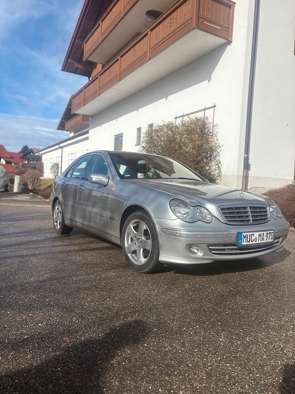 Gebraucht Mercedes C200 116 PS (85 kW) 2005 Silber Limousine