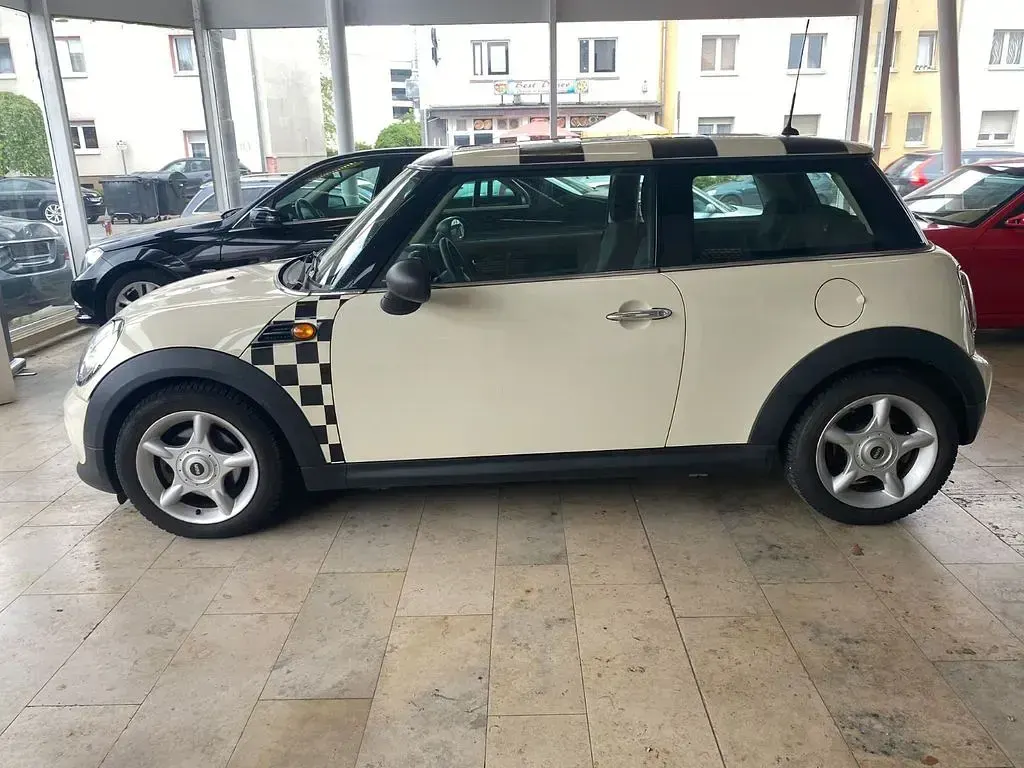 Gebraucht Mini ONE 98 PS (72 kW) 2011 Weiß Kleinwagen