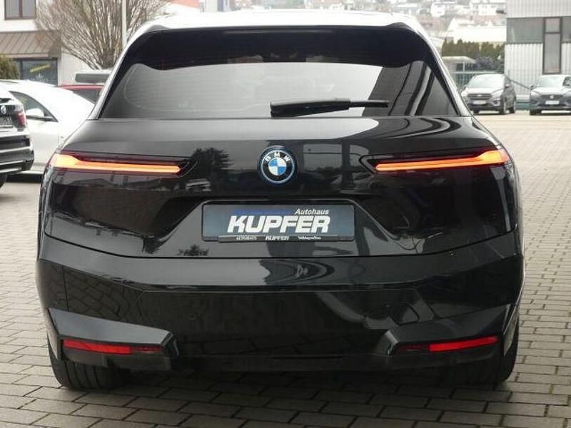 Gebraucht BMW iX Performance 384 kW (523 PS) 2024 Saphirschwarz SUV