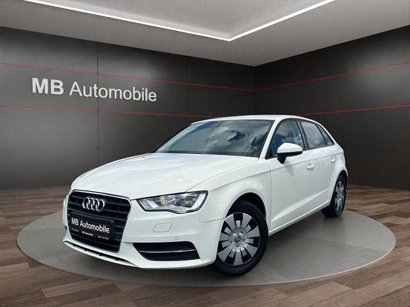 Weiss Gebraucht 2013 Audi A3 Attraction Limousine | 8.400 € (Fairer Preis) - Bild 1/4