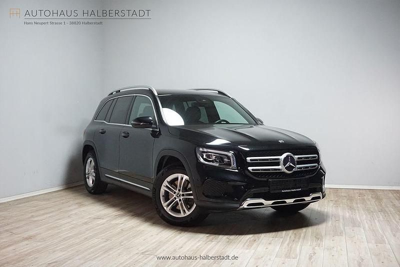 Kosmosschwarz metall (metallic) Gebraucht 2020 Mercedes GLB200 SUV | 27.990 € (Guter Preis) - Bild 1/3