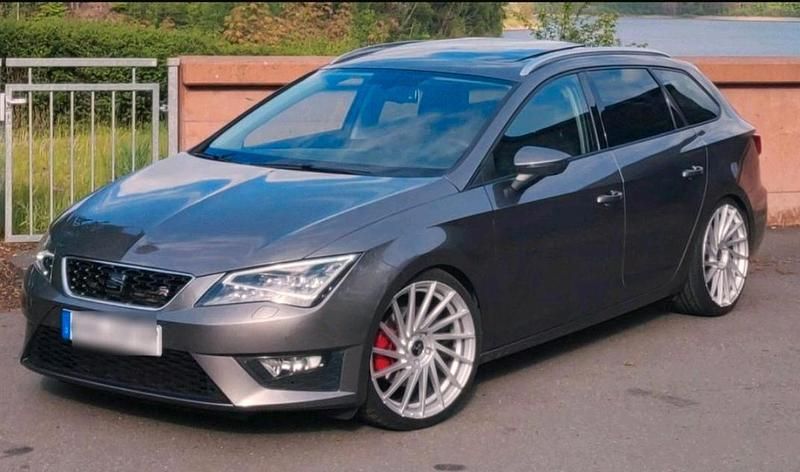 Grau Gebraucht 2015 Seat Leon ST FR Kombi | 14.399 € (Etwas zu teuer) - Bild 1/4