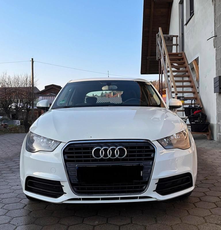 Second-hand Audi A1 86 CP (63 kW) 2011 Alb Hatchback