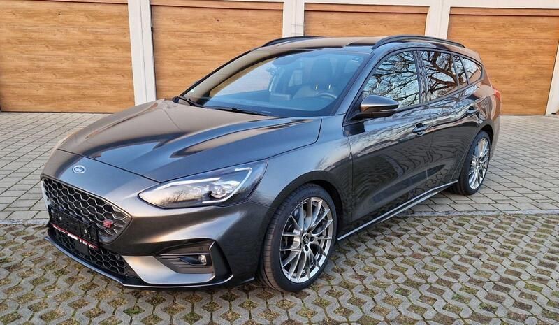 Grau Gebraucht 2020 Ford Focus ST Kombi | 17.990 € (Guter Preis) - Bild 1/4