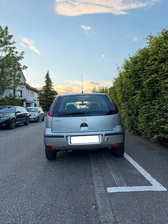 Gebraucht Opel Corsa 75 PS (55 kW) 2003 Silber Kleinwagen
