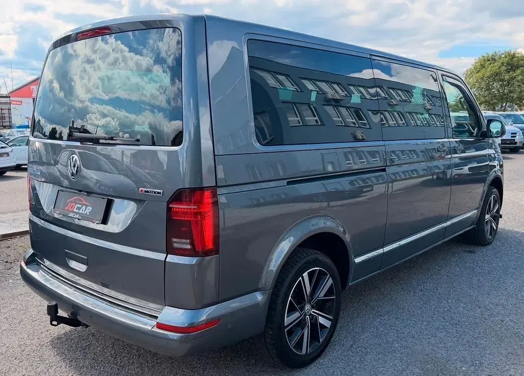 Gebraucht VW Multivan 204 PS (150 kW) 2021 Grau Van / Kleinbus