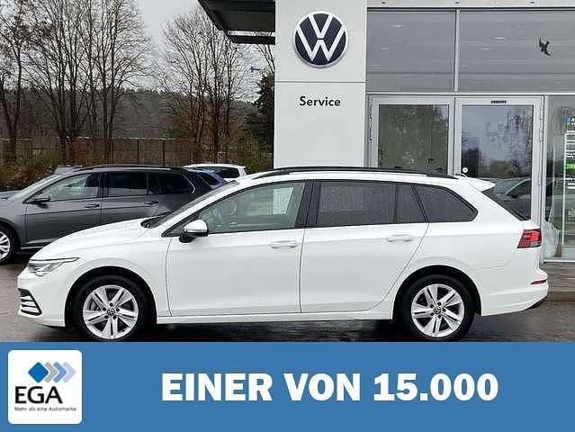 Weiß Gebraucht 2024 VW Golf VIII Life Kombi | 27.980 € (Fairer Preis) - Bild 1/4