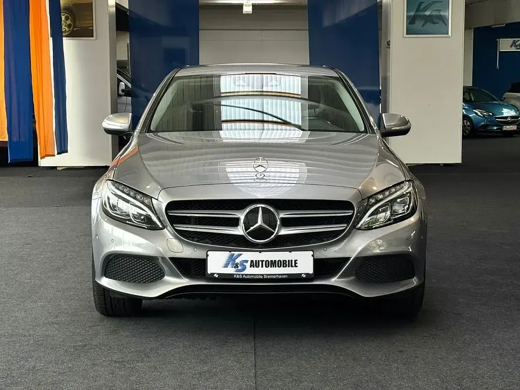 Gebraucht Mercedes C180 156 PS (114 kW) 2014 Silber Limousine