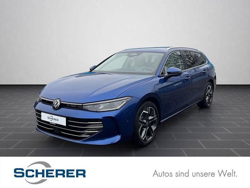 Reef blue metallic (metallic) Gebraucht 2025 VW Passat Sport Kombi | 43.450 € (Fairer Preis) - Bild 1/4