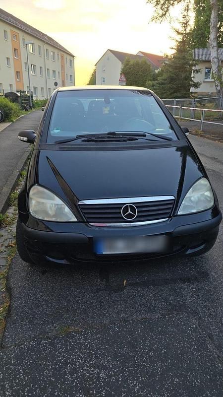 Schwarz Gebraucht 2004 Mercedes A140 Avantgarde Kleinwagen | 500 € (Guter Preis) - Bild 1/4